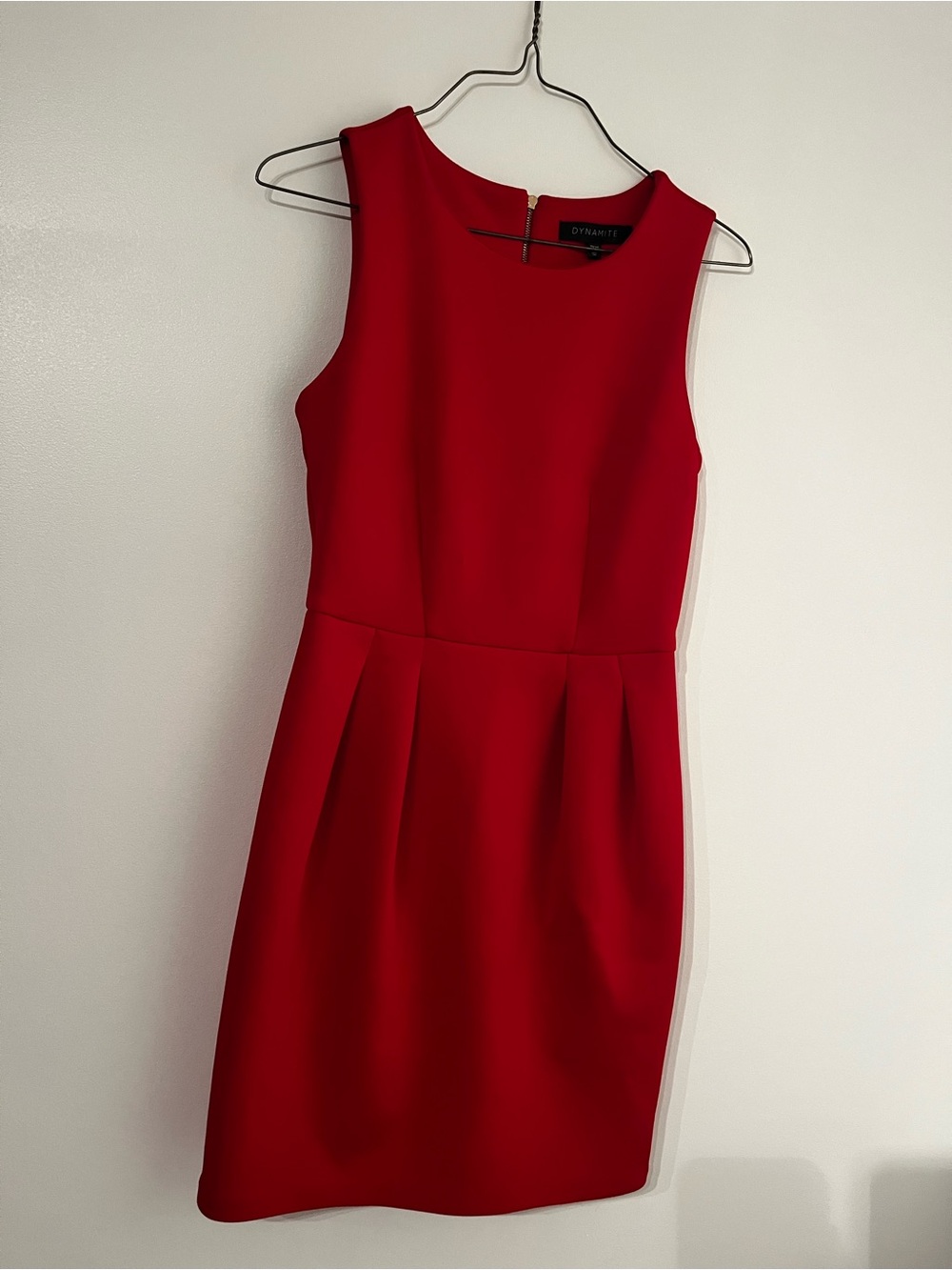 Dynamite Bold Red Sleeveless Sheath Dress